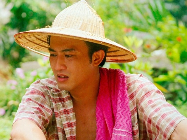 Doãn Quốc Đam quá mờ nhạt trên phim giờ vàng-4