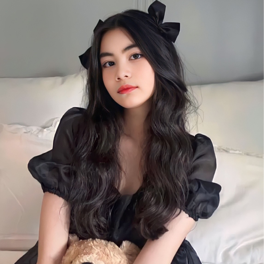 Con gái út của MC Quyền Linh ngày càng xinh đẹp, tự tin khoe dáng 1,70m-2