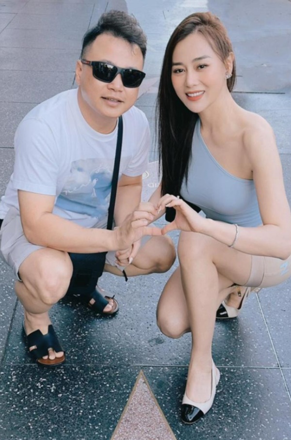 Shark Bình công khai thể hiện tình cảm với Phương Oanh, khoá môi bà xã giữa nơi đông người-3