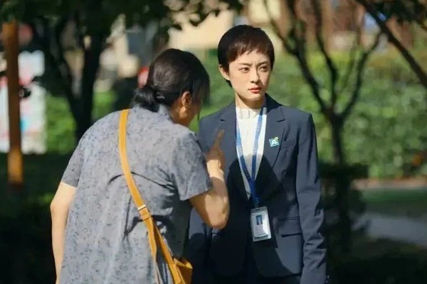 Con đỗ đại học, bố mở tiệc 30 mâm: Đến giờ ăn gặp chuyện chẳng ngờ, ông bố vội vàng rút khỏi nhóm gia đình-2