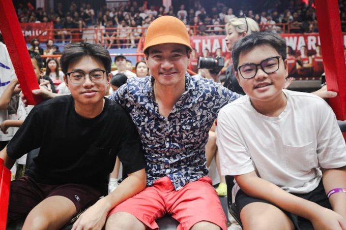 Đưa con trai đi khai giảng, dân tình soi ra độ chịu chi của Xuân Bắc khi mỗi năm tốn cả gia tài cho việc này-5