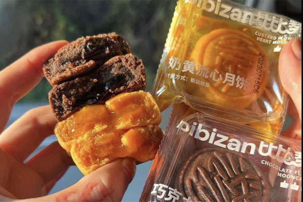 La liệt bánh Trung thu giảm giá, khách vẫn ngó lơ-3