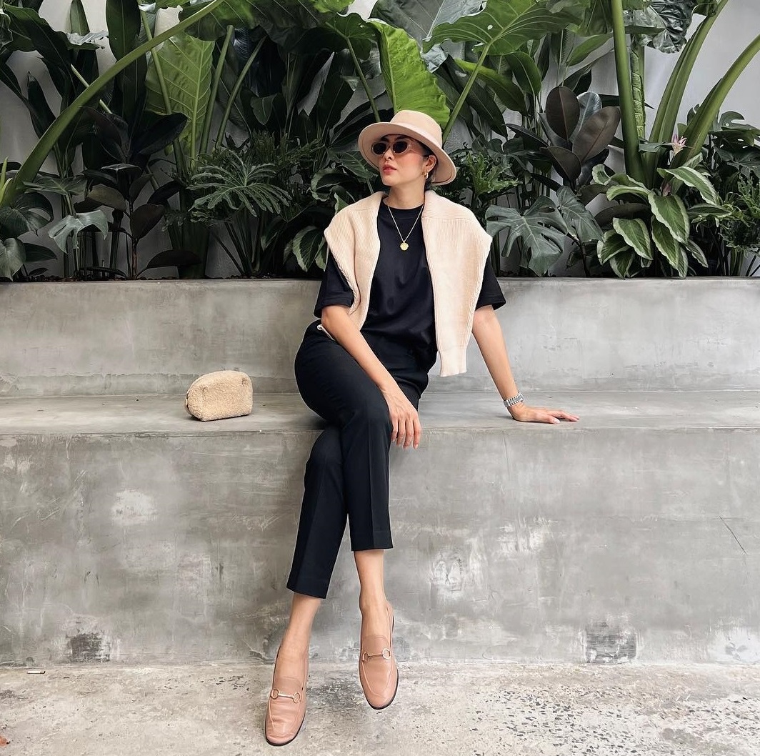 Mặc trang phục tối màu sang trọng mà vẫn trẻ trung như sao Việt-6