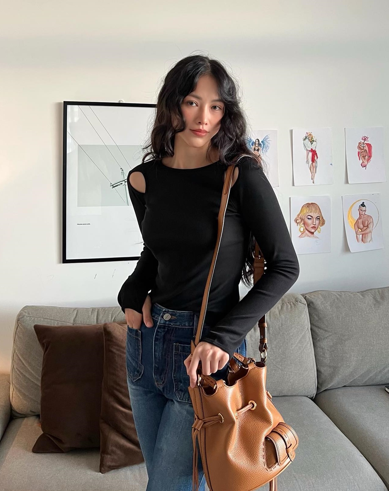 Mặc trang phục tối màu sang trọng mà vẫn trẻ trung như sao Việt-8