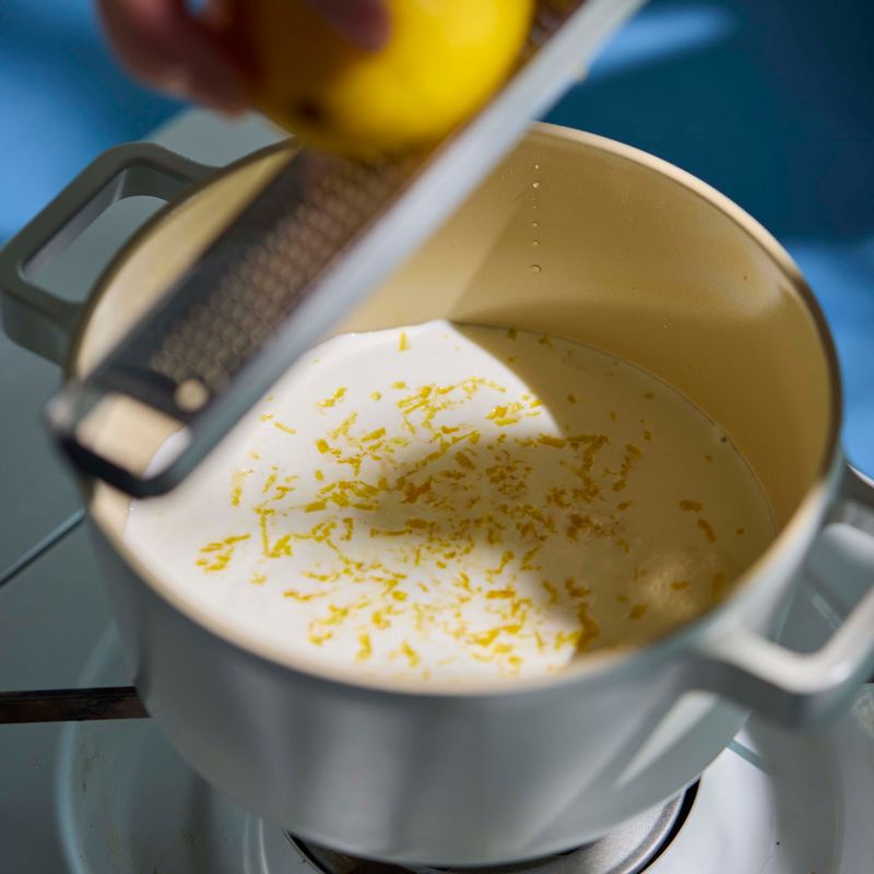 Công thức siêu dễ làm món tráng miệng chanh Fawcett thơm ngon tuyệt vị-7