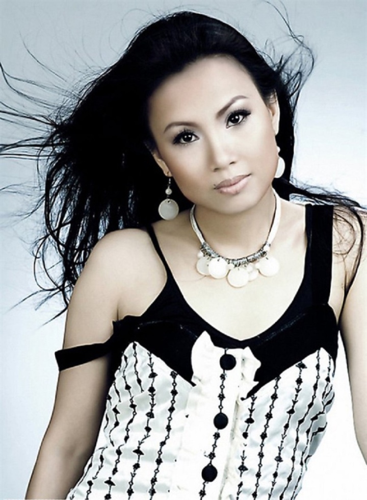 Nhan sắc Cẩm Ly: Từ trong trẻo chuẩn nữ thần thanh xuân đến đằm thắm, giản dị-4