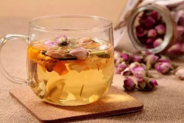 5 công dụng vàng từ tách trà mật ong hoa hồng-1