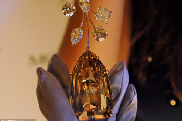 Cô bé từng gây bão bởi bức ảnh đu dây qua sông dữ đến trường đi học: Hướng đi cuộc đời sau 16 năm khiến ai cũng ngỡ ngàng-11