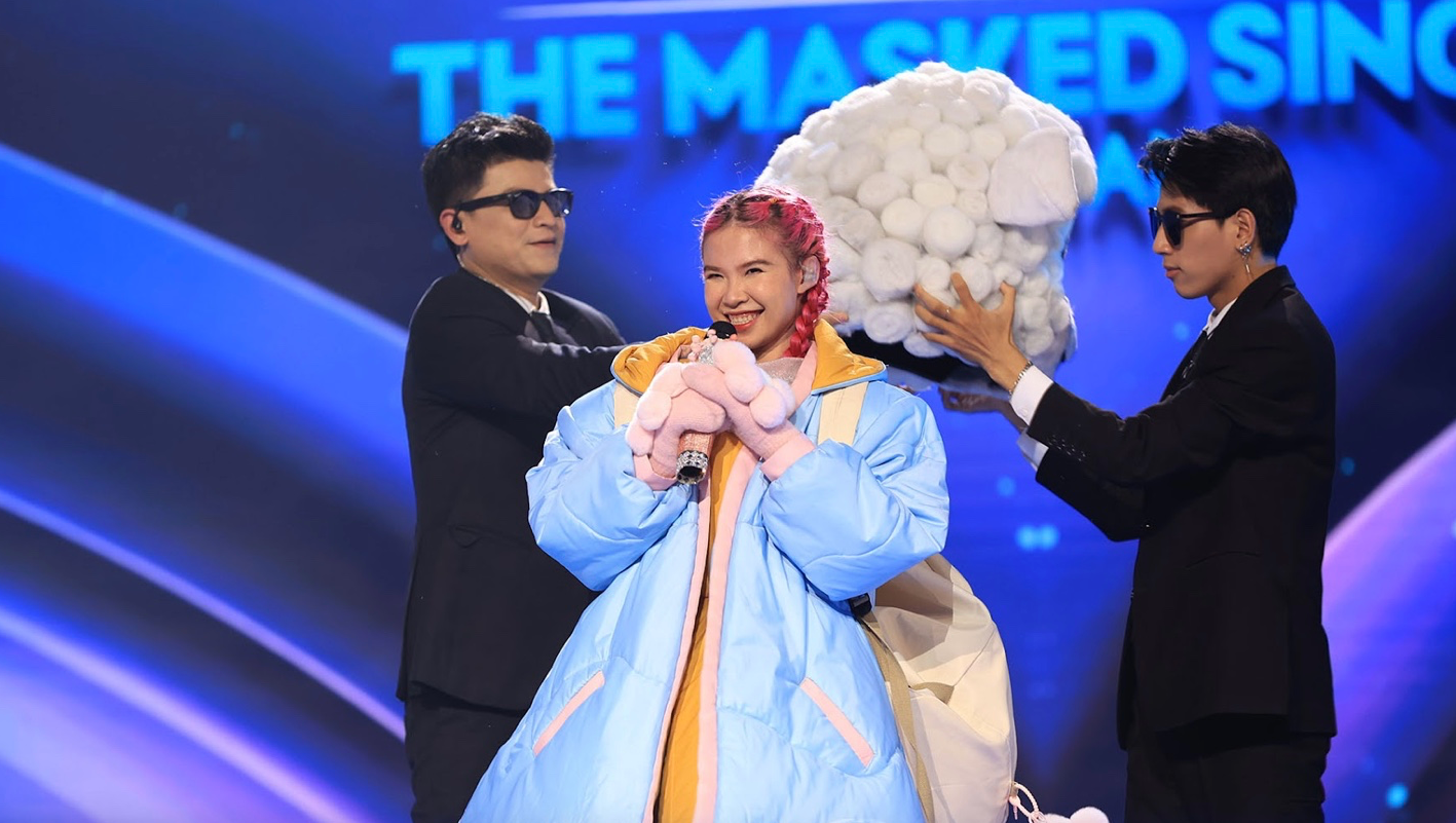 Ca sĩ mặt nạ: Khởi My lộ diện sau hành trình nhạt nhòa, ban cố vấn bị tố diễn sâu-1