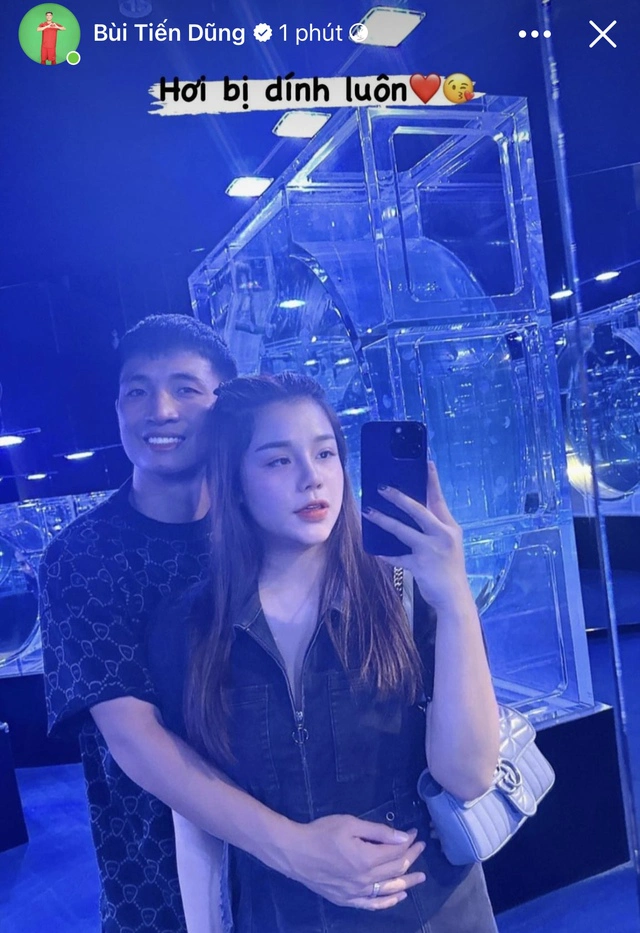 Loạt cầu thủ Việt Nam tung ảnh ngày xả trại, vợ chồng Bùi Tiến Dũng khiến nhiều người ghen tỵ-1