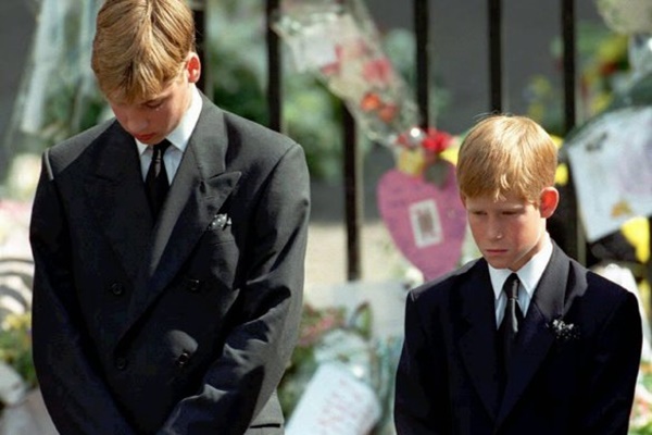 Khoảnh khắc xúc động tại đám tang Công nương Diana 26 năm trước tiết lộ điều đặc biệt về Hoàng tử William-1