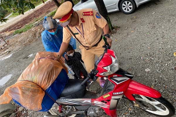 Người phụ nữ ở TPHCM cầu cứu vì bị chủ quán nhậu dùng clip nóng làm nhục-3