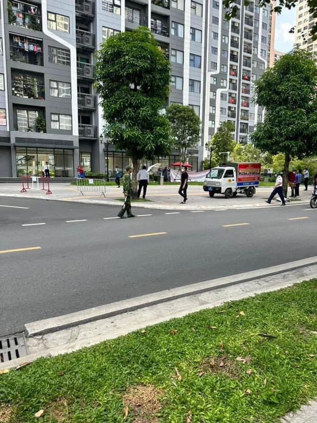 Hà Nội: Công an đang làm rõ vụ việc nam thanh niên rơi từ tầng 6 chung cư tử vong-3