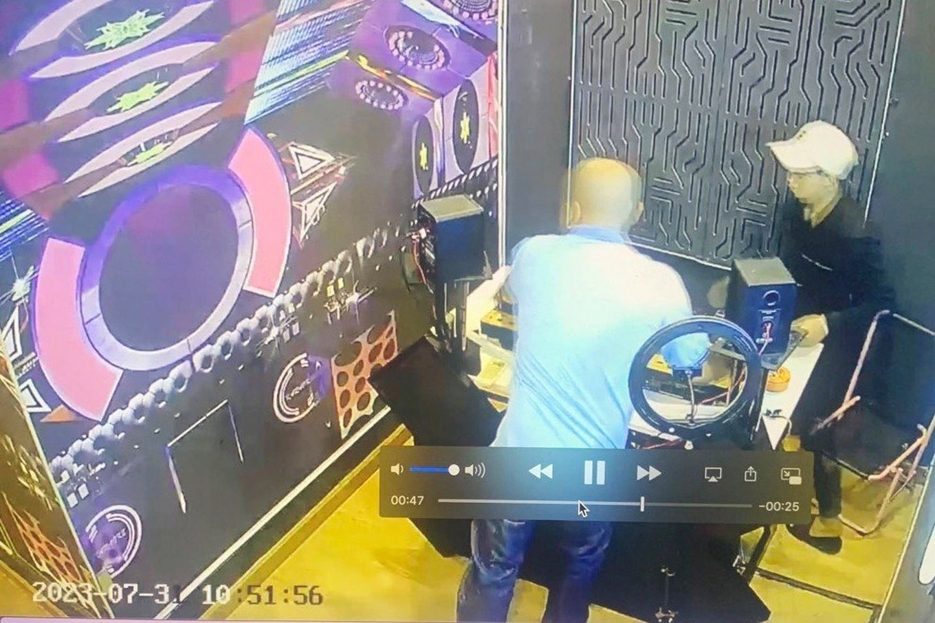 Người phụ nữ ở TPHCM cầu cứu vì bị chủ quán nhậu dùng clip nóng làm nhục-1