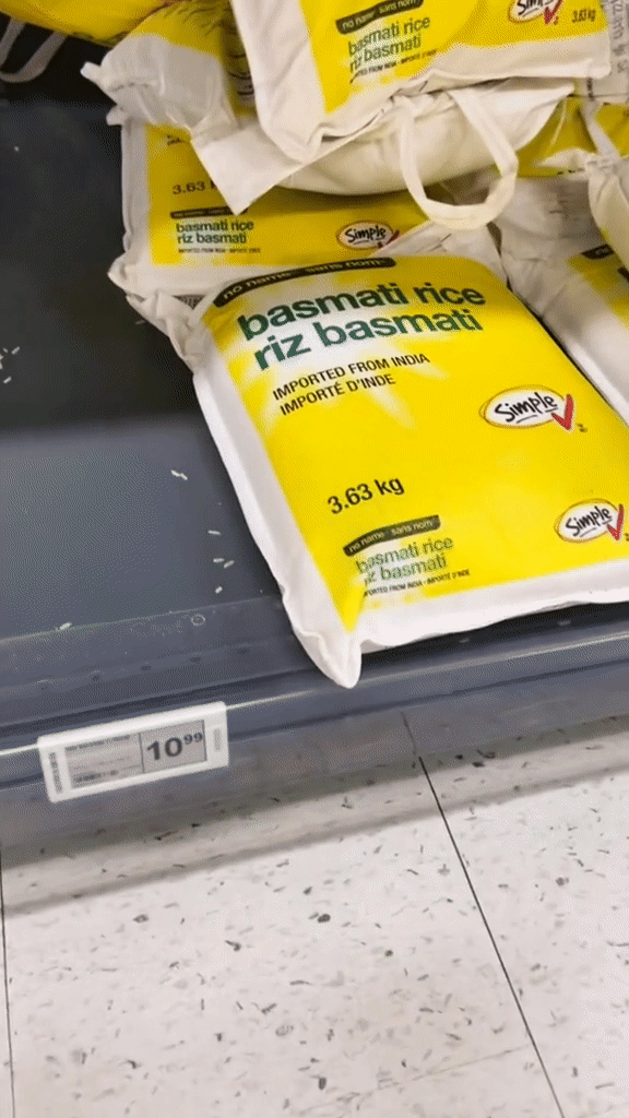 Người phụ nữ Việt ở Canada kể chuyện đi mua gạo nấu cơm, xem giá mỗi túi khẳng định đúng đại gia mới được ăn-2