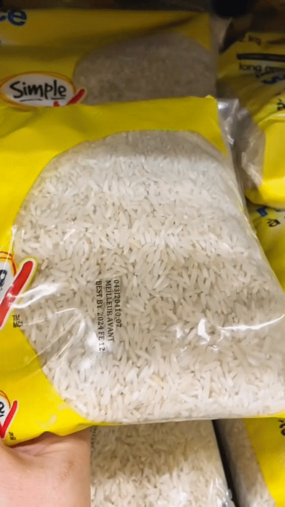 Người phụ nữ Việt ở Canada kể chuyện đi mua gạo nấu cơm, xem giá mỗi túi khẳng định đúng đại gia mới được ăn-4