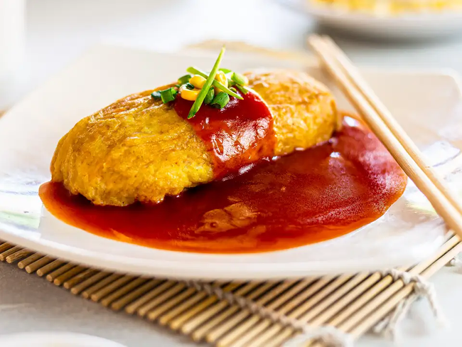 Bữa sáng đủ đầy dinh dưỡng với cơm chiên bọc trứng dễ làm và ngon miệng-11