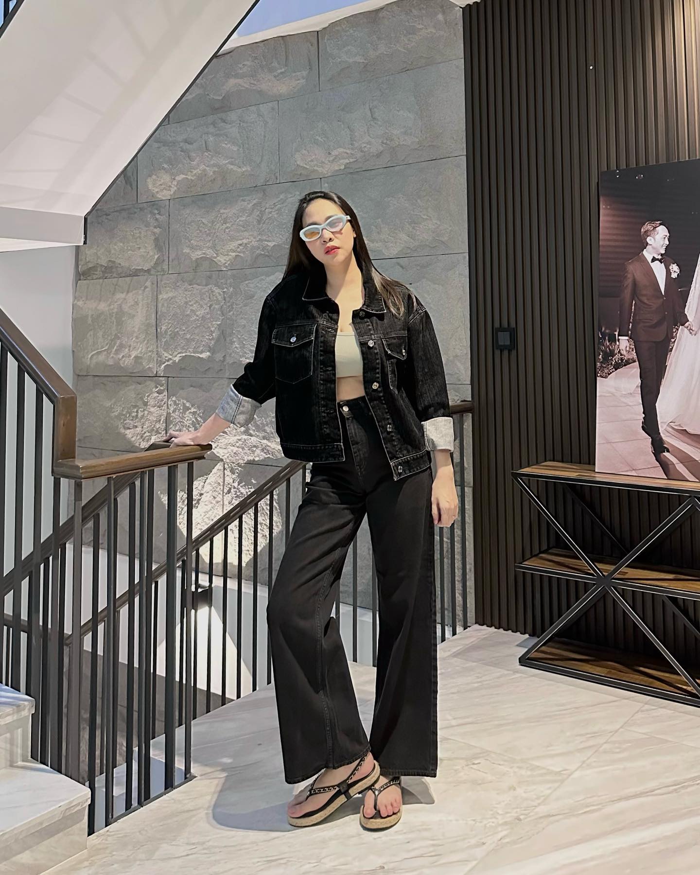 Thường xuyên đi giày bệt, Đàm Thu Trang mặc gì để tôn dáng?-4