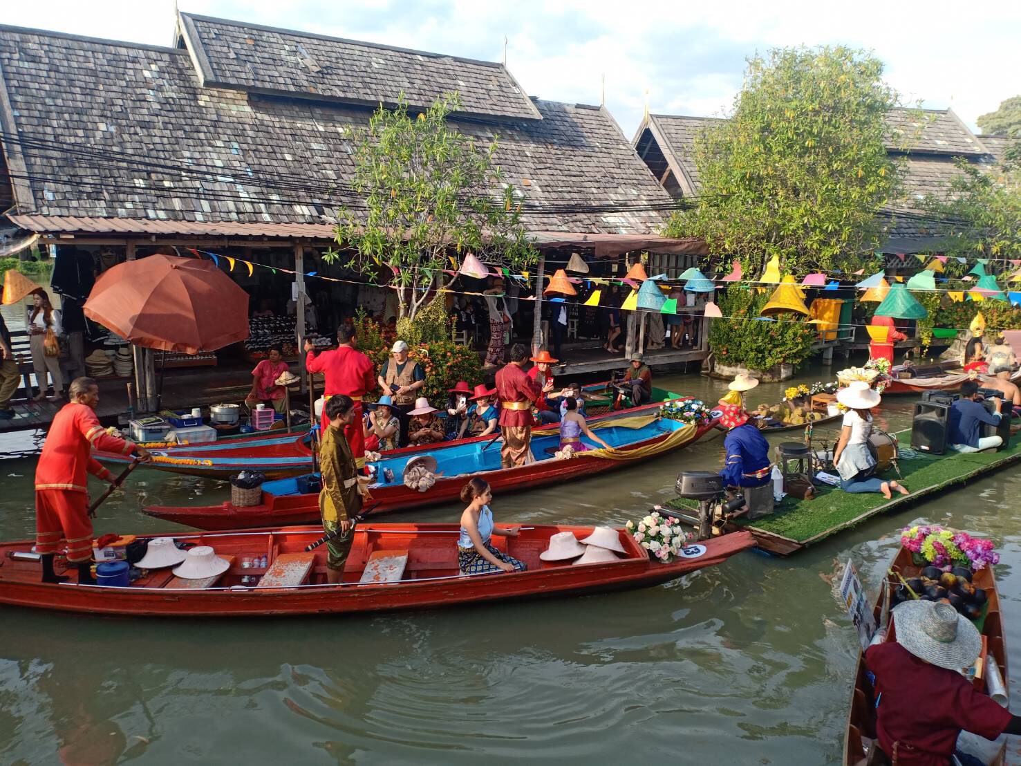 Thông tin thêm về vụ cháy lớn ở chợ nổi Pattaya - địa điểm du lịch nổi tiếng mang tính biểu tượng của Thái Lan-4