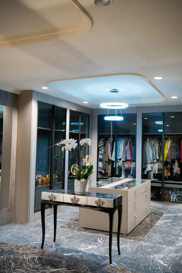 Cuộc sống nhung lụa trong biệt thự 60 tỷ của nữ diễn viên khoe chồng là sugar daddy bao nuôi 17 năm qua-23