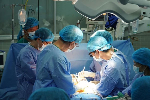 Lời hứa việc nhẹ, lương cao: Nhiều cạm bẫy chực chờ đến vật lộn để giữ được mạng sống-2