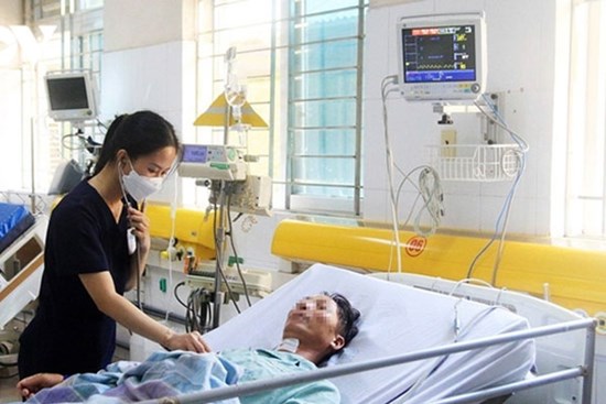 Người đàn ông ở Quảng Ninh nguy kịch vì ăn hải sản nhiễm vi khuẩn