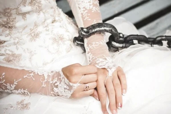 Dùng ảnh nhạy cảm để ép cưới, sau một năm, người đàn ông bị vợ kiện ra tòa-1