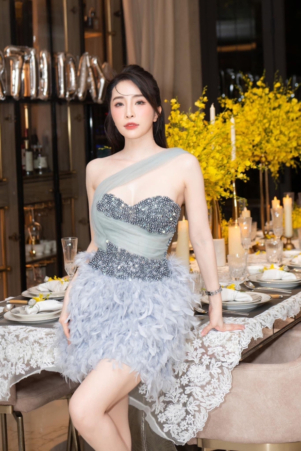 Vũ trụ VTV tụ họp chúc mừng sinh nhật Quỳnh Nga, tình tin đồn Việt Anh gây chú ý vì hành động khác lạ-1