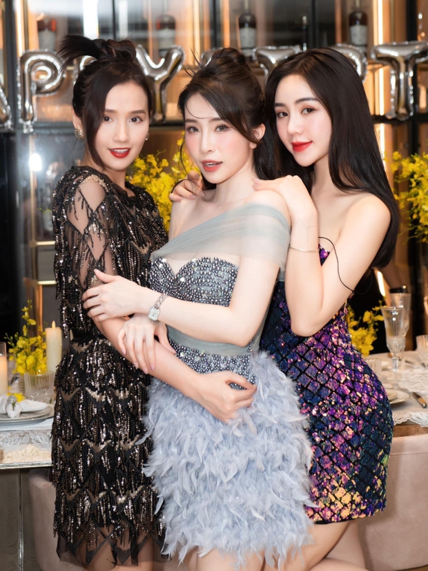 Vũ trụ VTV tụ họp chúc mừng sinh nhật Quỳnh Nga, tình tin đồn Việt Anh gây chú ý vì hành động khác lạ-2