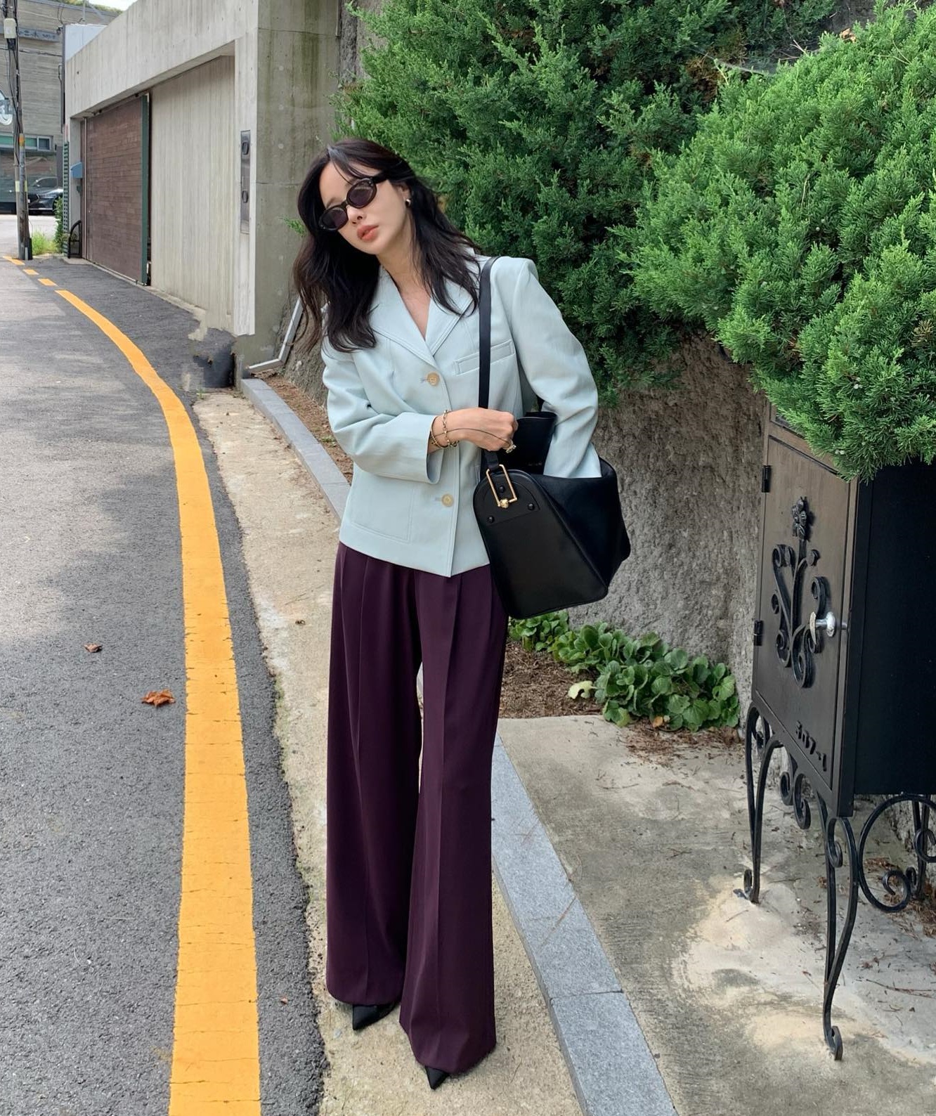 4 kiểu giày hợp cạ với quần ống rộng, giúp vẻ ngoài thêm sang xịn mịn-3