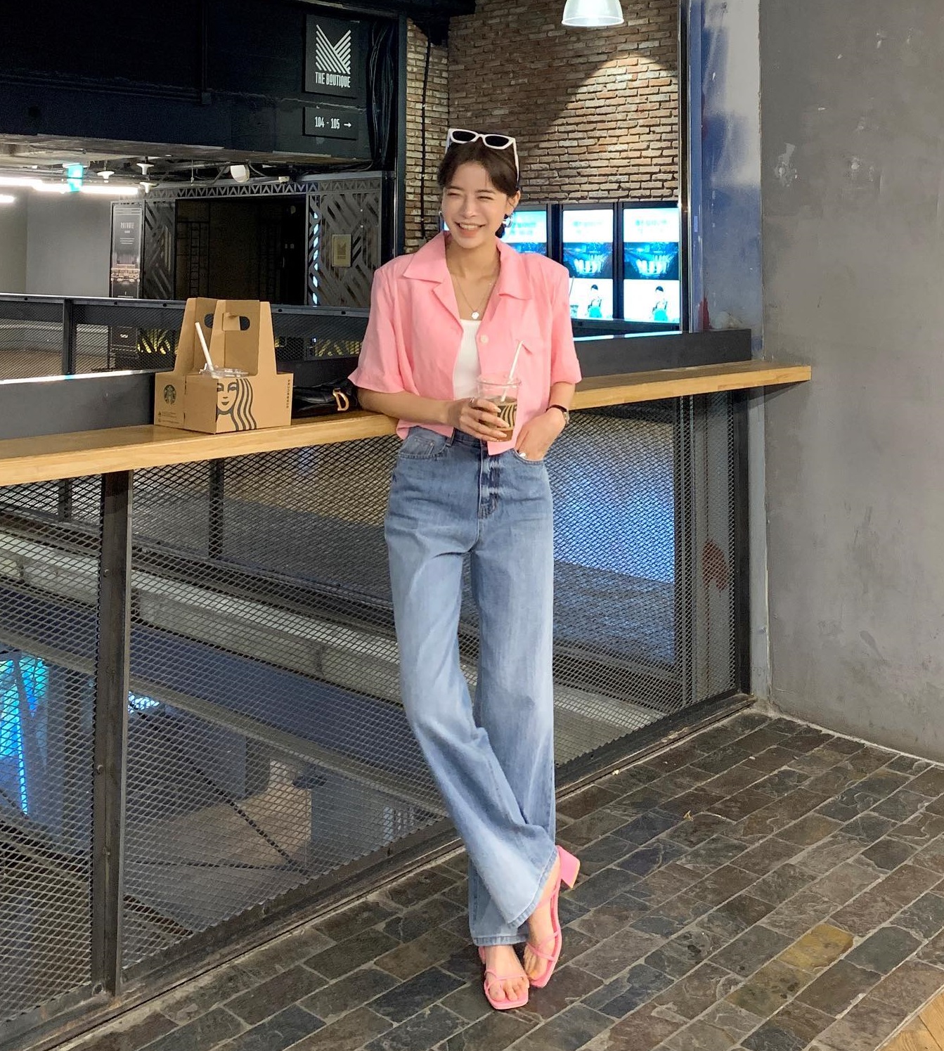 4 kiểu giày hợp cạ với quần ống rộng, giúp vẻ ngoài thêm sang xịn mịn-6