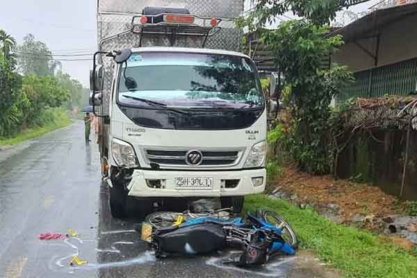 Người đàn ông sang đường bị xe tải đâm tử vong-1