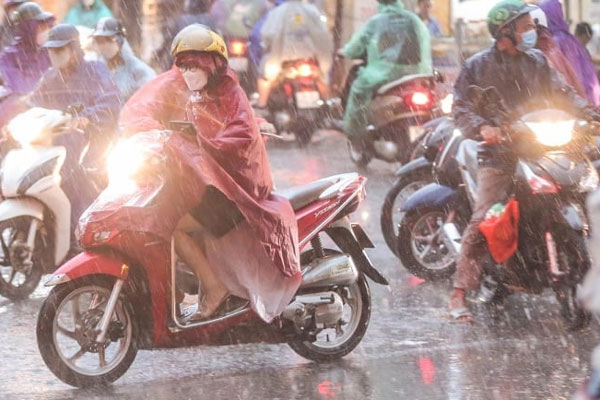 Cận cảnh đoàn xe chở Tổng thống Mỹ qua các tuyến phố Hà Nội-17