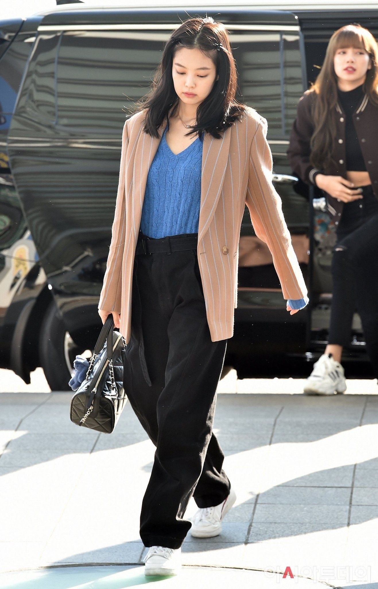 10 cách diện quần ống rộng đơn giản mà chuẩn sành điệu của sao Hàn-7