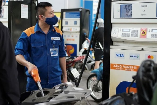 Giá xăng trong nước ngày mai có thể tăng mạnh-2