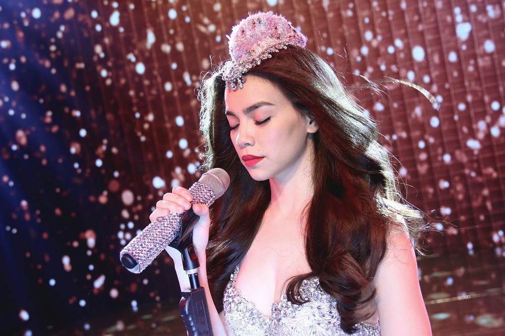 Từ vụ Hoàng Thùy Linh, hãy xem lại màn hỏi đáp căng thẳng của Bi Rain và phóng viên Việt Nam-4