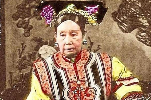 Loạt ảnh hiếm cách đây hơn 100 năm: Cận cảnh đôi giày dễ ngã” trị giá hơn 460 tỷ đồng của Từ Hi Thái hậu-11