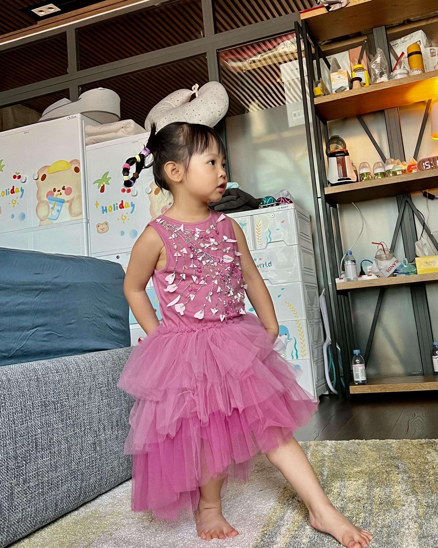 Con gái Cường Đô La nhí nhố, được nhận xét gương mặt giống hệt Đàm Thu Trang hồi nhỏ-1