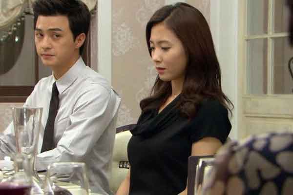 Bị con riêng của chồng đuổi ra khỏi nhà nhưng tôi chỉ biết ôm mặt khóc-2