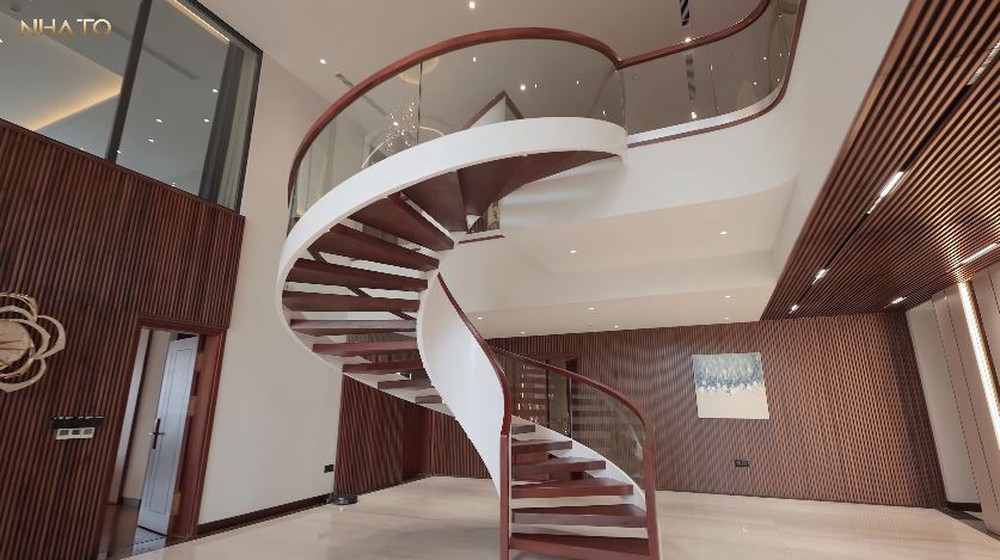 Biệt thự trên không rộng hơn 3.000m2 của đại gia 9X Hà Nội, riêng tầng thượng đã trị giá hơn trăm tỷ-8