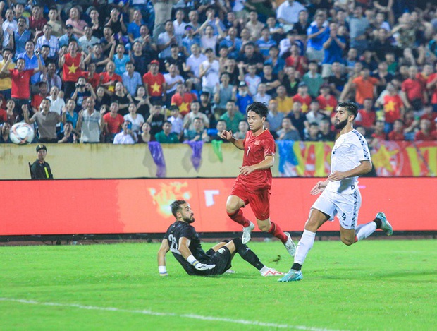 Trọn vẹn cảm xúc của Công Phượng với bàn thắng trong màu áo ĐT Việt Nam-2