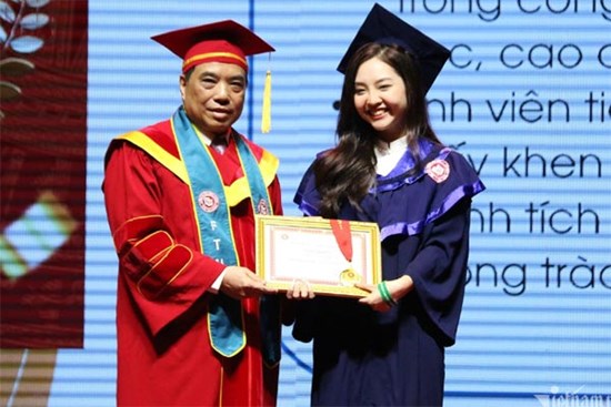 Từ lần bật khóc vì một điểm C đến nữ sinh tiêu biểu Trường ĐH Ngoại thương