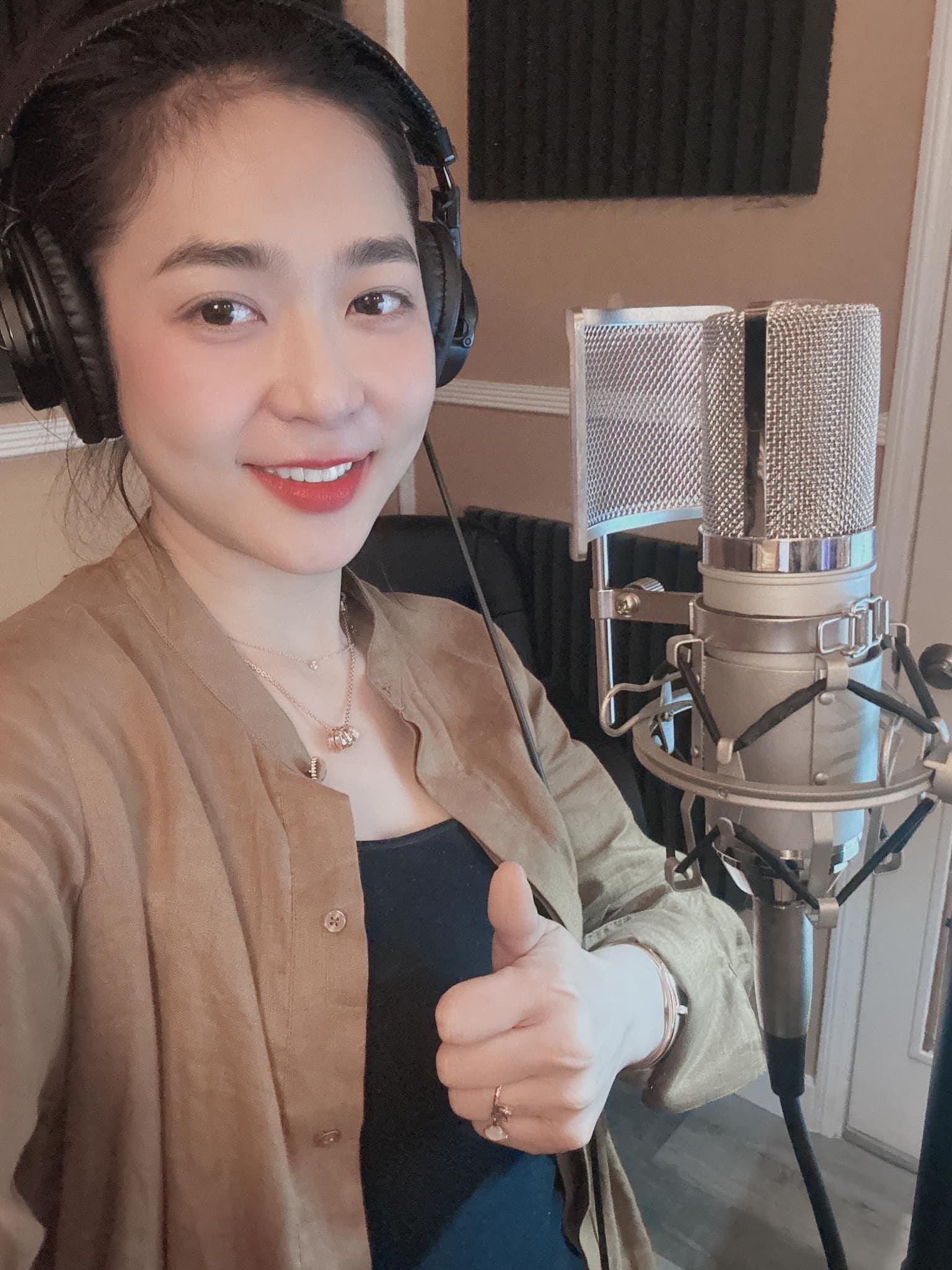 Hình ảnh đời thường của Hà Thanh Xuân trong gần 1 năm ly thân: Mặt mộc vợ cũ vua cá Koi gây chú ý-1