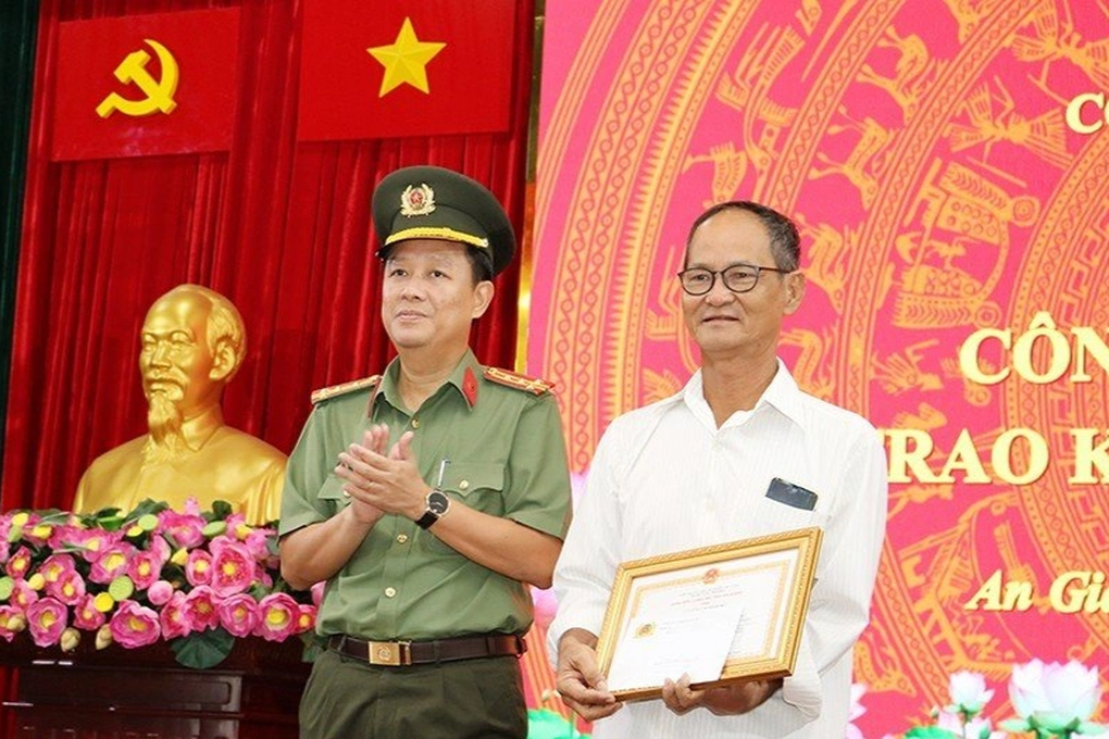 Bé 4 tuổi bị người yêu cũ của mẹ ném xuống sông: Đừng bỏ con chú ơi-1