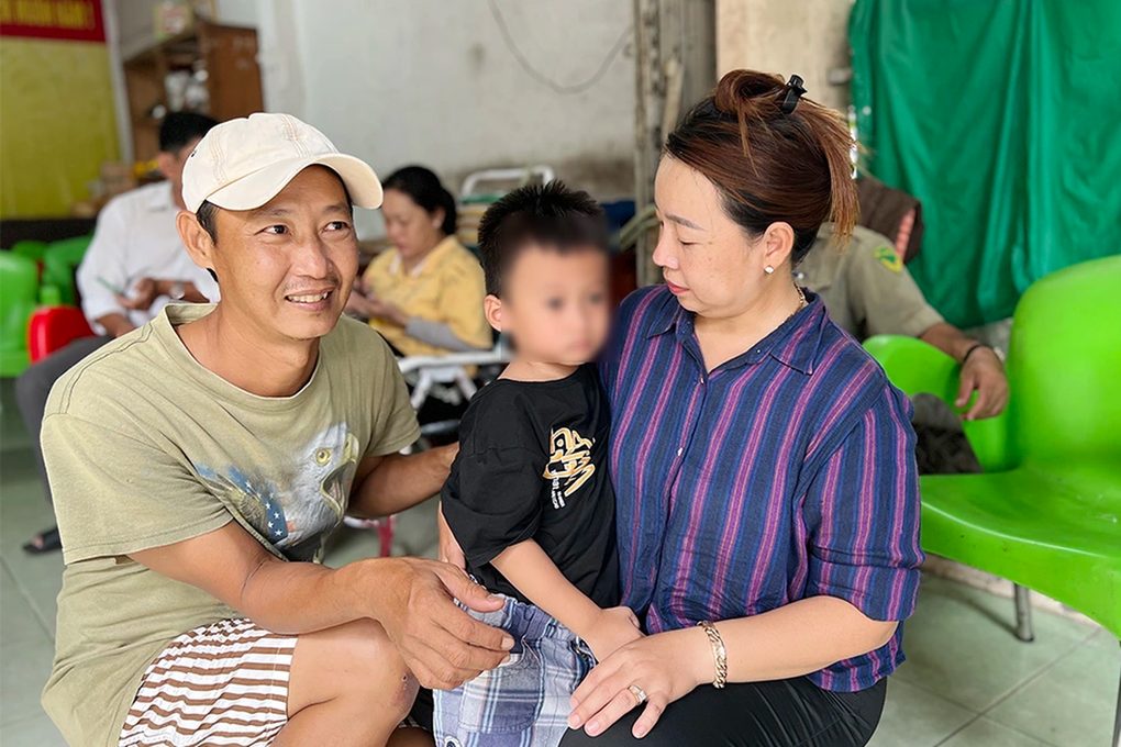 Bé 4 tuổi bị người yêu cũ của mẹ ném xuống sông: Đừng bỏ con chú ơi-3