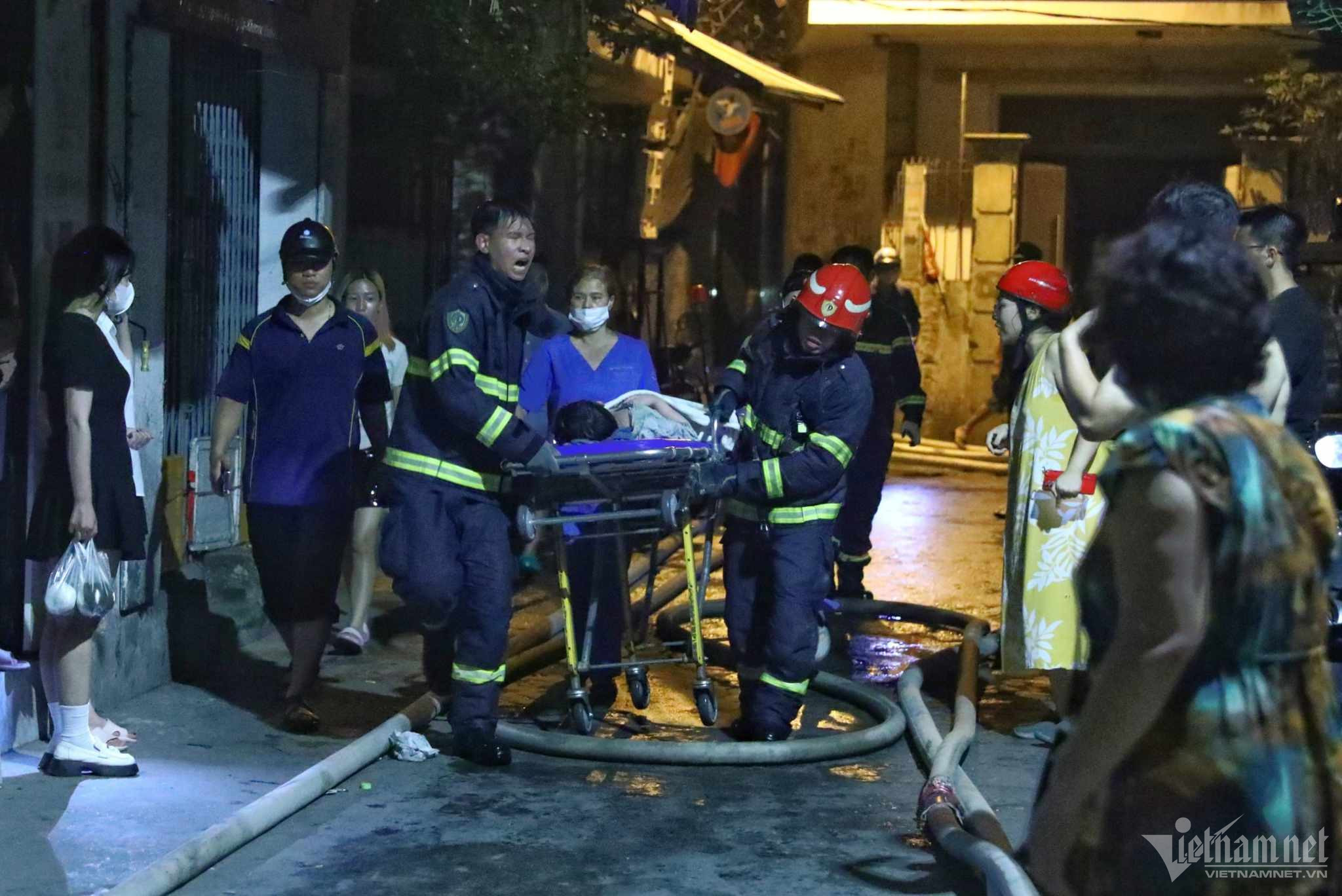 Cháy chung cư mini ở Hà Nội, nhiều người tử vong-13