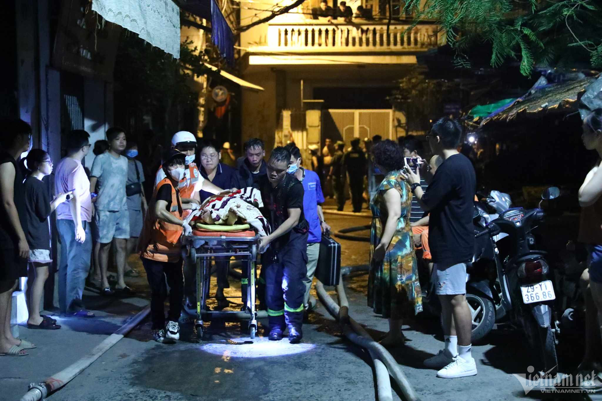 Cháy chung cư mini ở Hà Nội, nhiều người tử vong-14