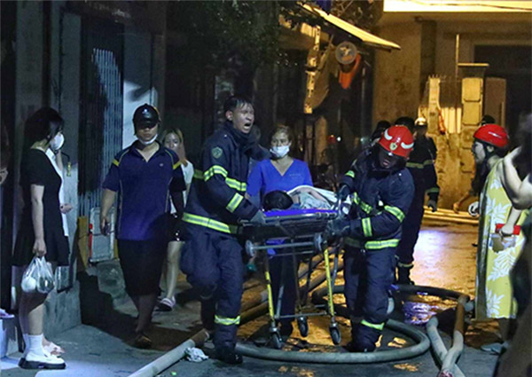 Cháy chung cư mini trong đêm: Nhiều người liều mạng nhảy từ tầng cao-4