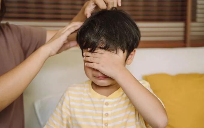 Con gái đột nhiên mếu máo hỏi Mẹ là mẹ con thật à?, câu chuyện đằng sau khiến dân mạng dở khóc dở cười-4