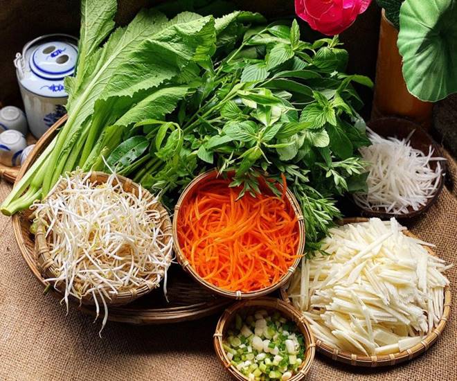 Mát trời học gái đảm đổ bánh xèo nhâm nhi, ăn cái nào cũng giòn tan hóa ra là nhờ thứ nước này-2